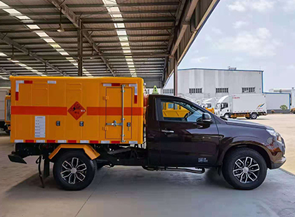 鞍山爆破器材运输车