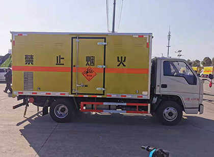 鞍山爆破器材运输车技术升级与安全合规新趋势